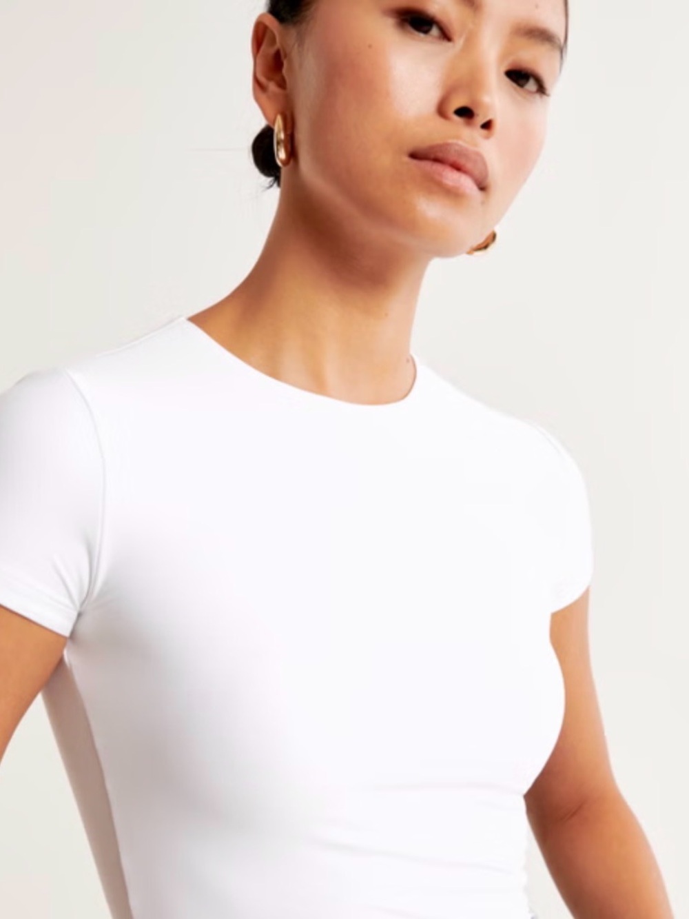 Women's
Soft Matte Seamless Tuckable Baby Tee
